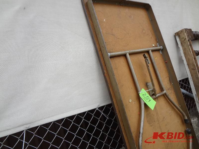 Folding 8ft Table