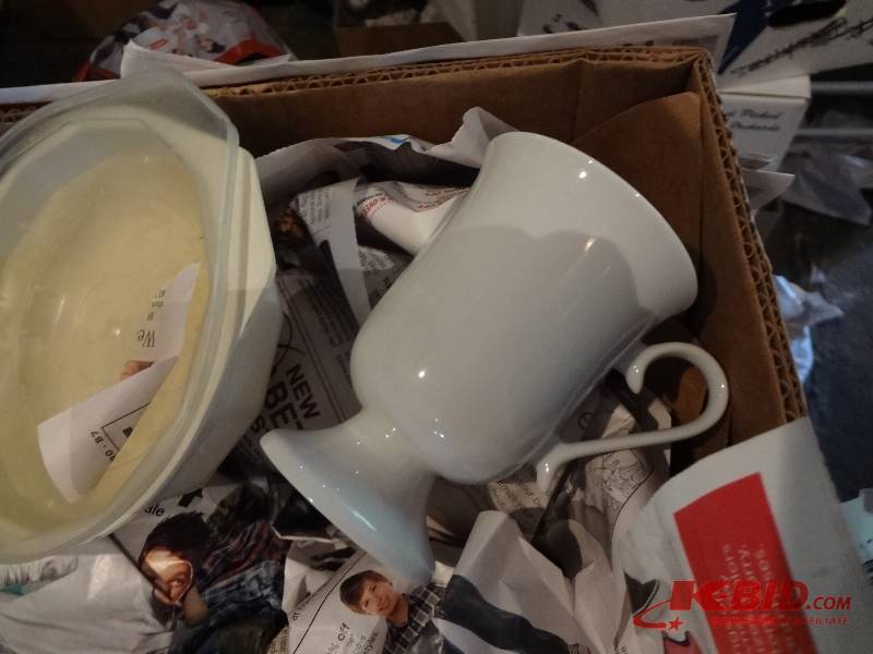 White Cups,Fancy Plates