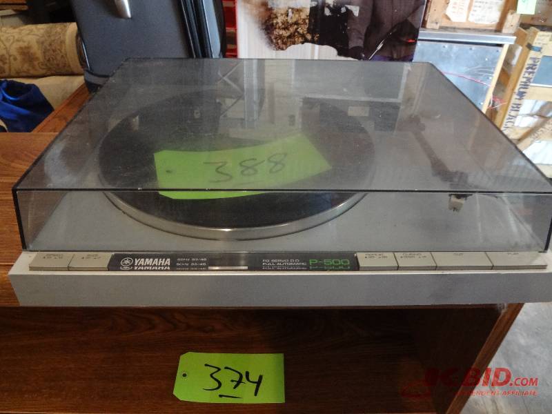 Vintage Yamaha Turn table