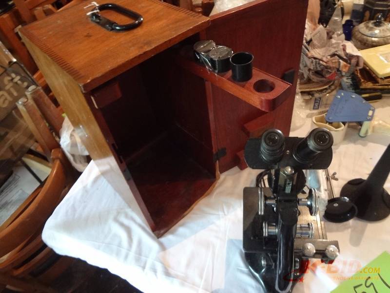 Microscope