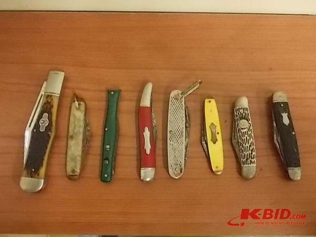 lot 7 image: Collection Of 8-Vintage Folding Knives