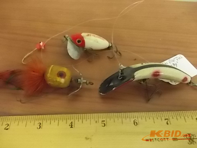 lot 42 image: 3-Lures (1-Helin Flat Fish, Jitterbug, South Bend)