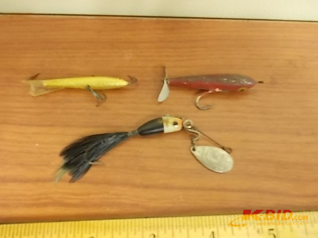 lot 46 image: 3-Lures (1-Heddon Spin Fish #2, 2-Others)