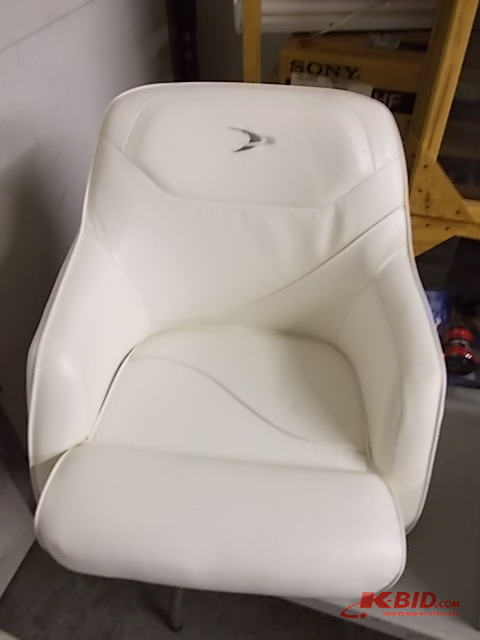 lot 62 image: Wise Boat Chair