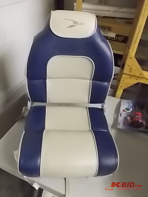 lot 65 image: Wise Folding Boat Chair