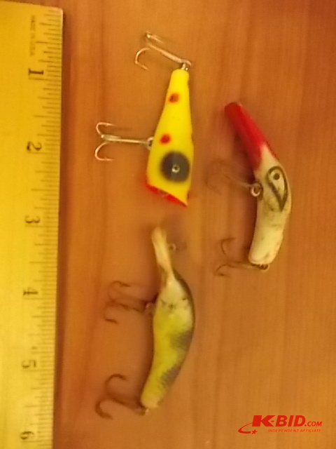 lot 25 image: 3-Lures