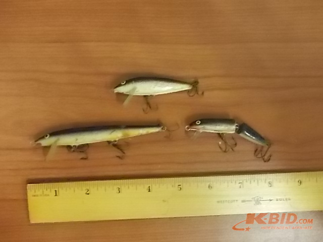 lot 33 image: 3-Rapala Lures