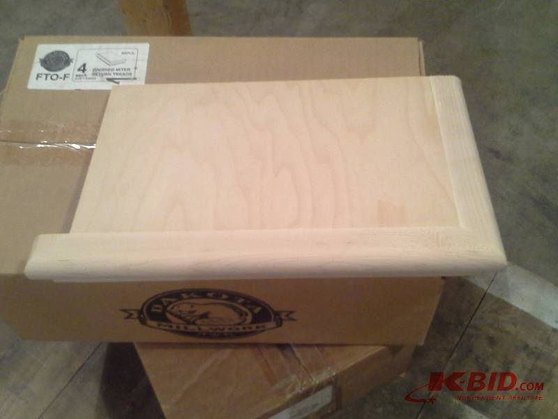 8 - Finished Miter Left Hand Return Tread (Maple)