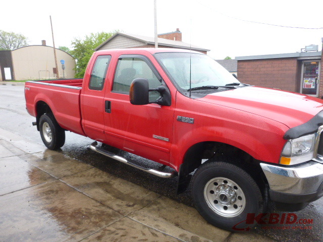 2003 Ford F-350 4X4 XLT Super Duty Truck