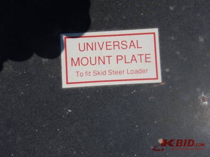 lot 13 image: USED SKID STEER UNIVERSAL QUICK ATTACH BACKING PLATE