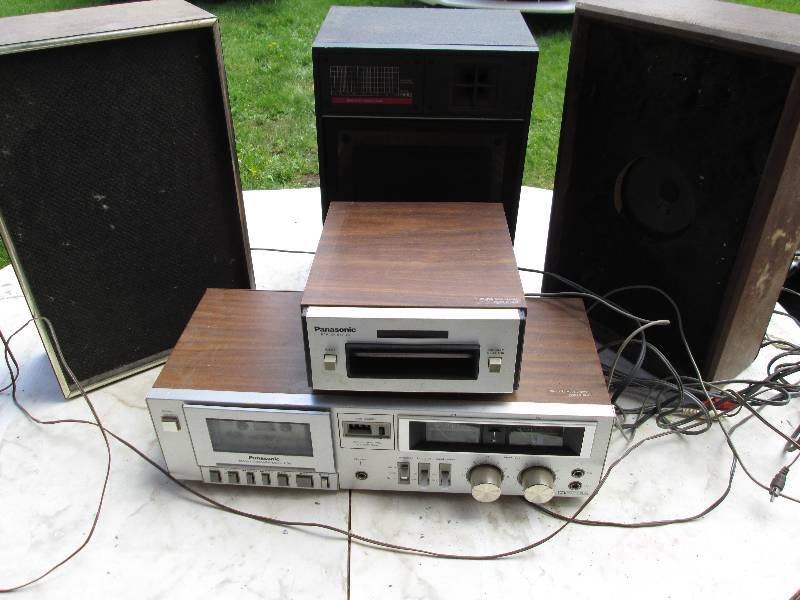 lot 34 image: Vintage stereo system...
