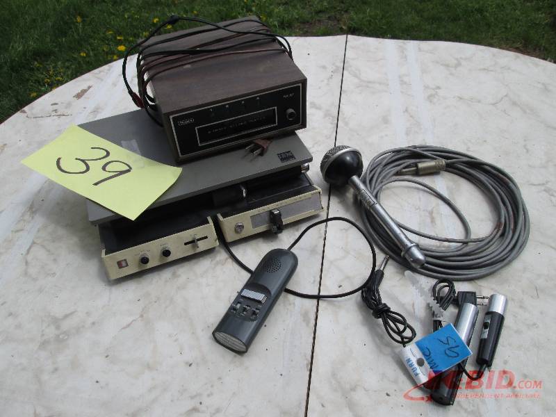 lot 39 image: Vintage dictation machine, 8 track ...
