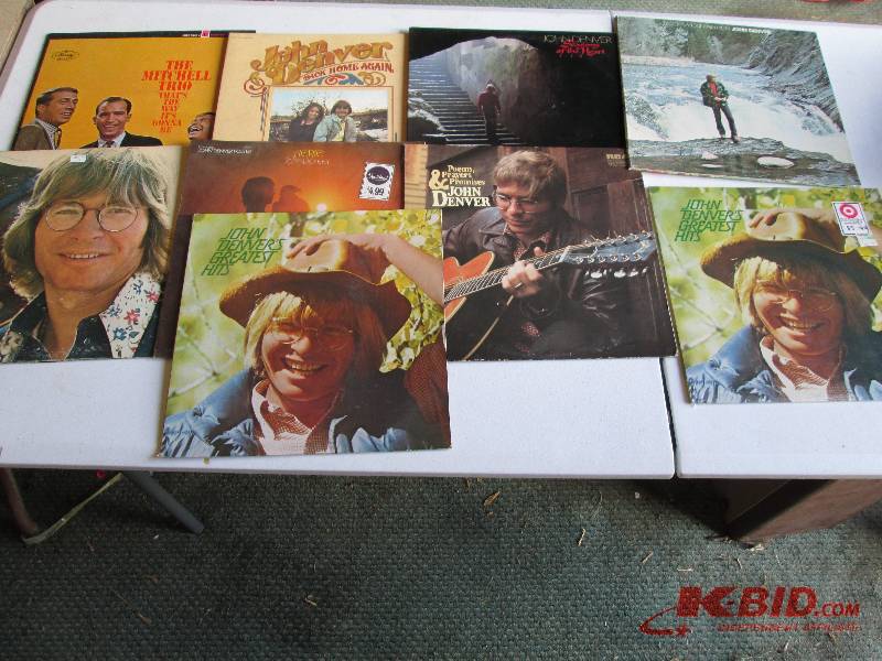 lot 46 image: Lot of John Denver records...