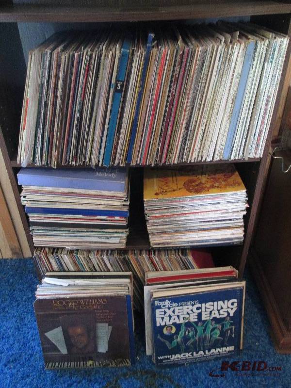lot 63 image: Huge lot of vinyl records, mainly h...