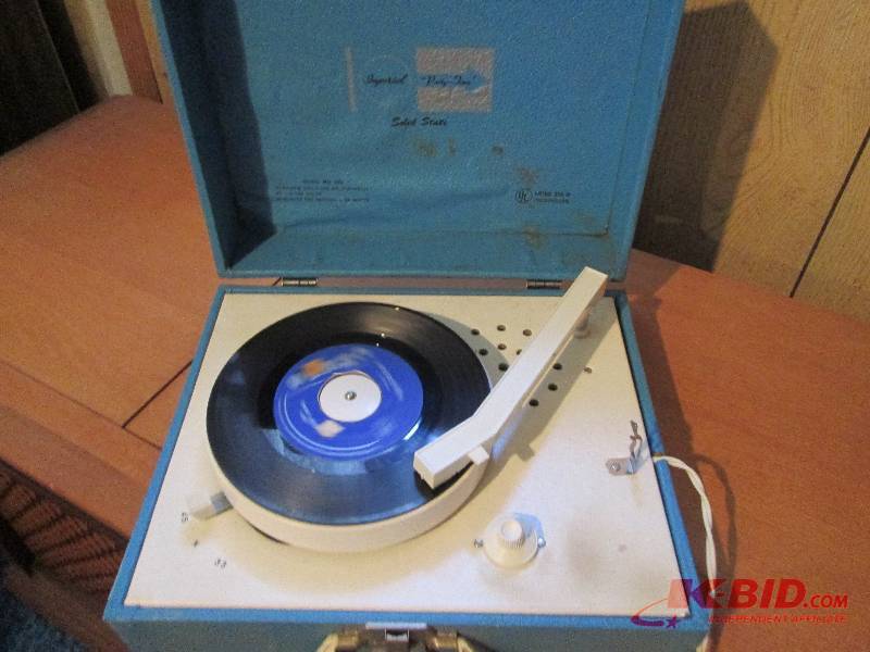 lot 73 image: Vintage turntable with Chuck Berry ...