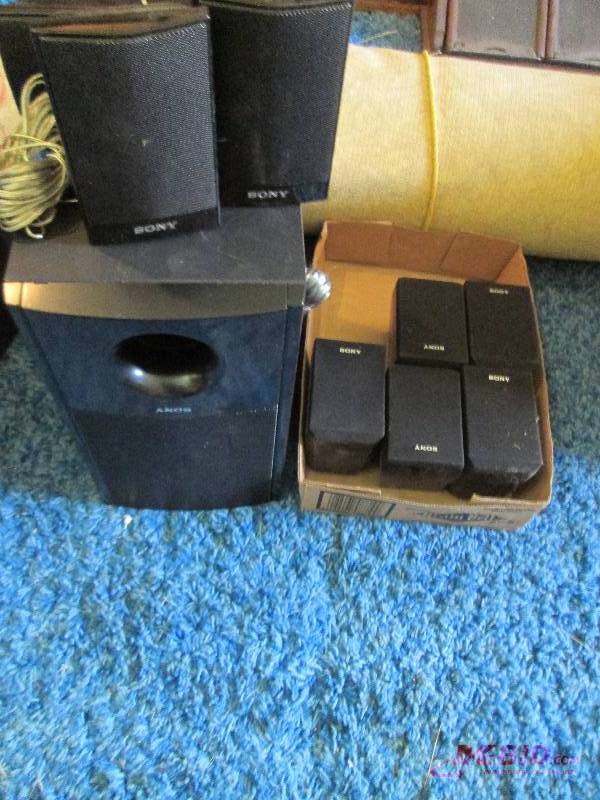 lot 77 image: Lot of Sony speakers...