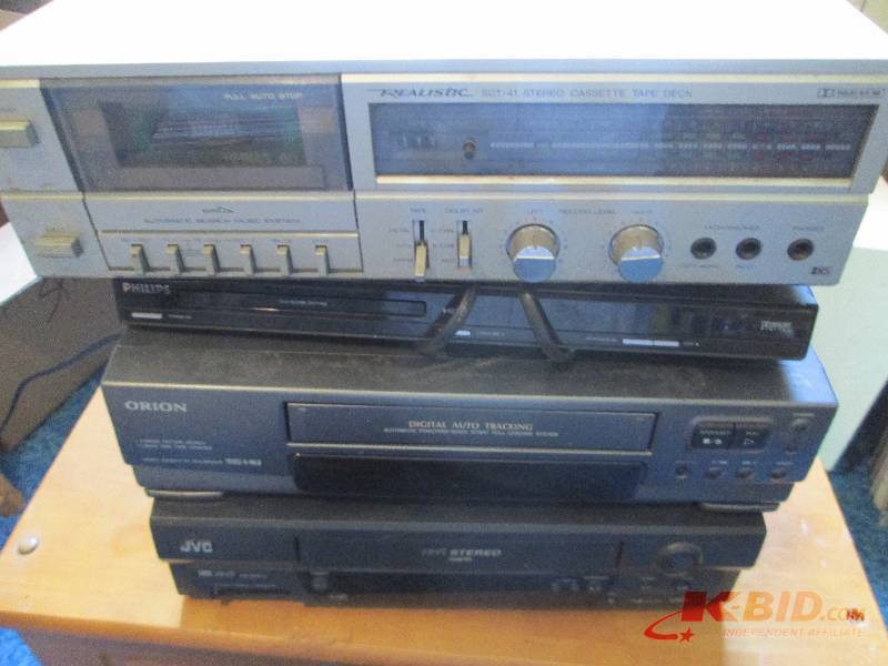 lot 78 image: Realistic tape deck with Philips DV...