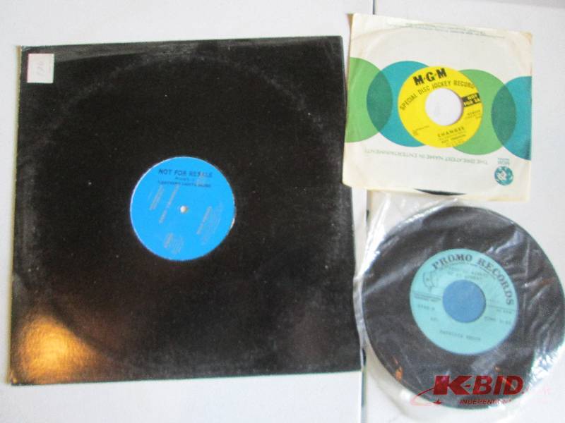 lot 93 image: 3 Promo DJ special records, changes...