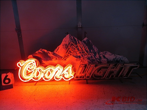 lot 6 image: Coors Light Neon Sign