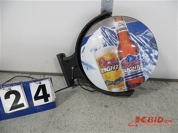 lot 24 image: Coors Light Lighted SIgn