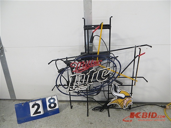lot 28 image: Miller Lite Vikings Neon Sign