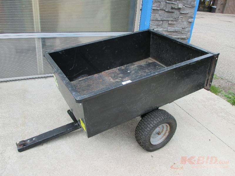 lot 2 image: Big Hog Trailer Lawn Cart