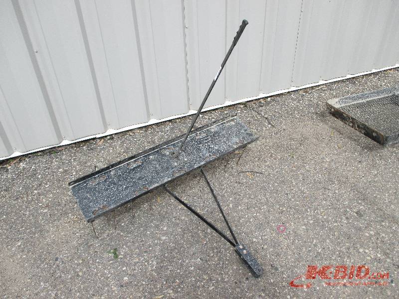 lot 5 image: Pull behind dethatcher