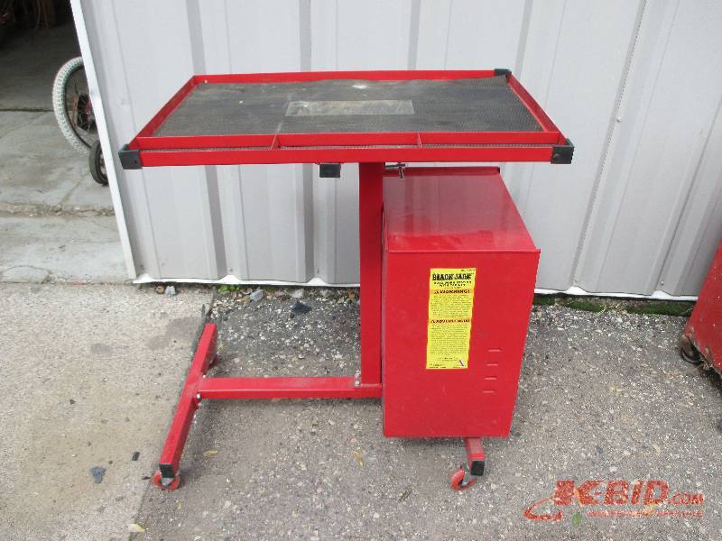 lot 21 image: Workstation