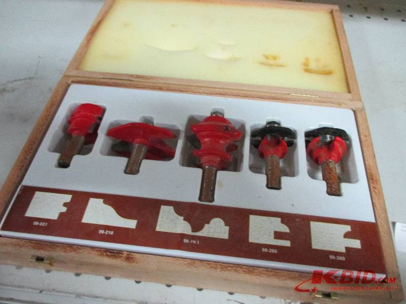 lot 49 image: Router bits