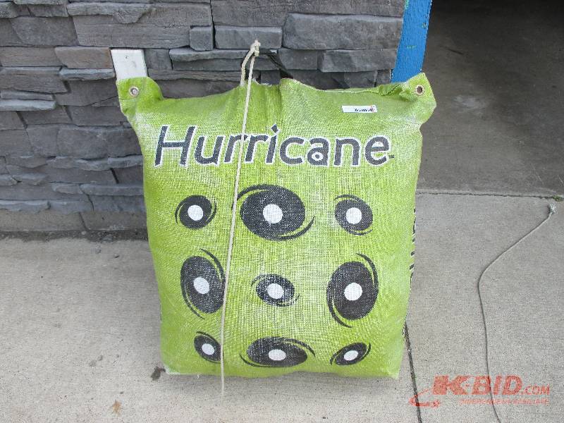 lot 73 image: Archery Target