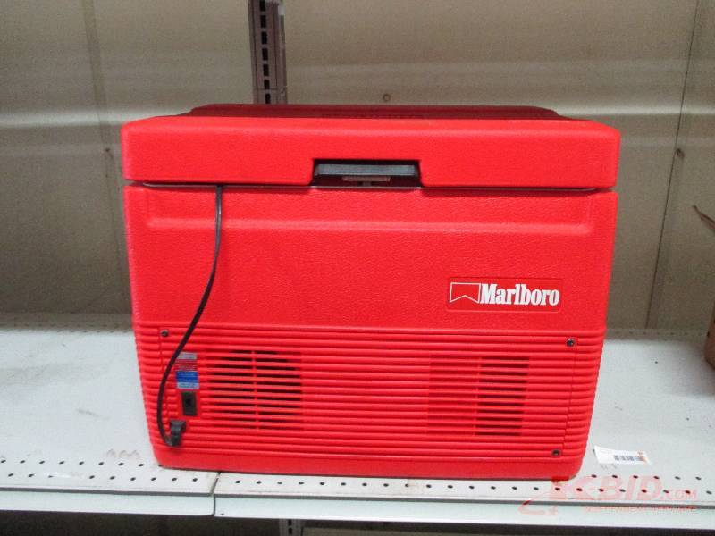 lot 79 image: 12v cooler