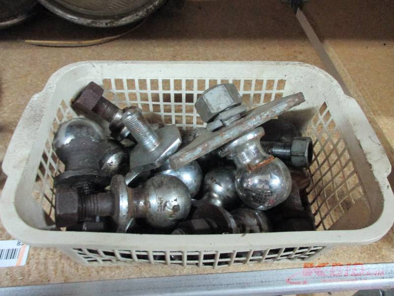 lot 83 image: Hitch balls