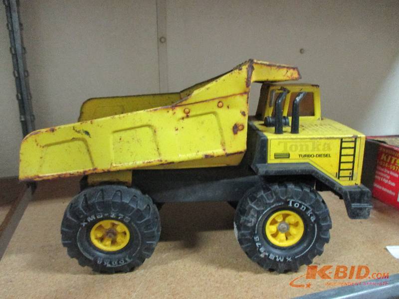lot 85 image: Tonka Dump truck
