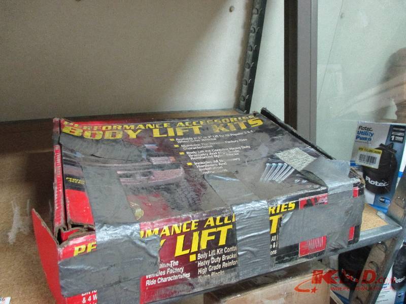 lot 86 image: Lift kit