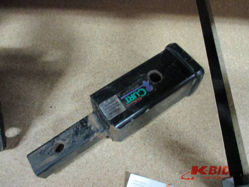 lot 94 image: Hitch adaptor
