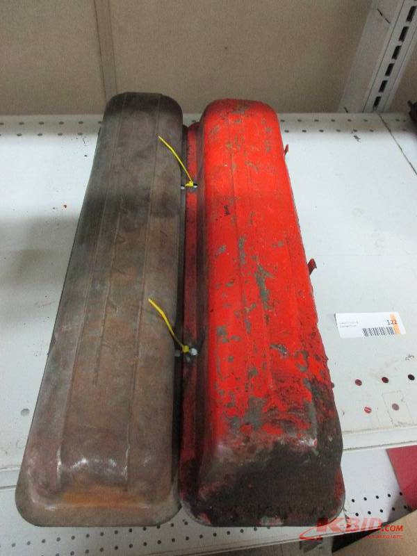 lot 122 image: SBC valve covers