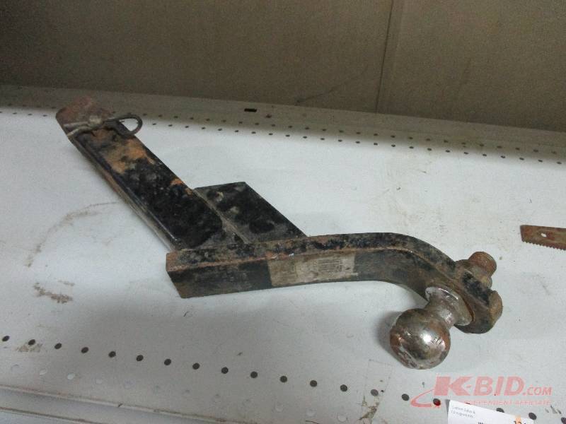 lot 134 image: Large drop hitch