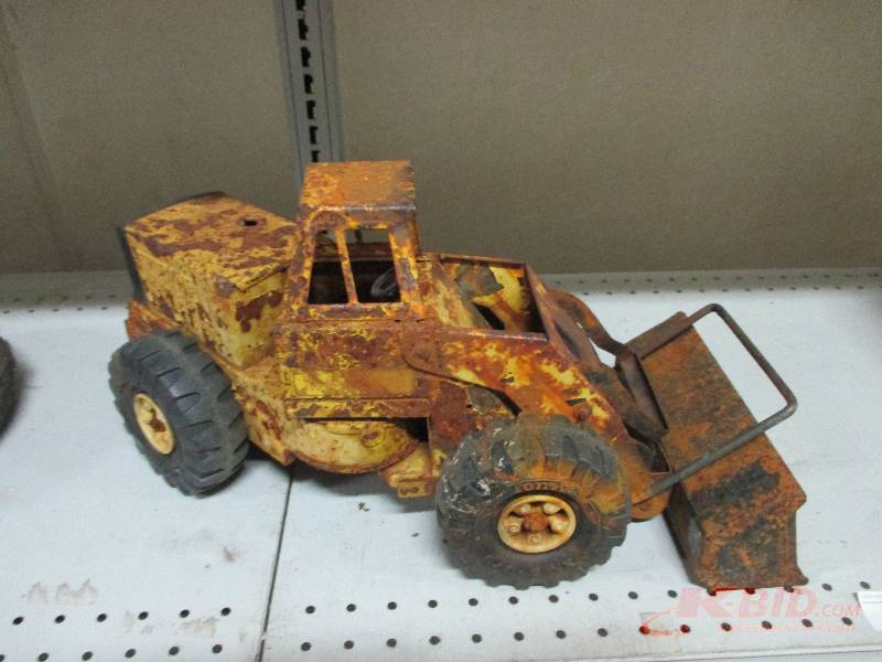 lot 140 image: Tonka Loader