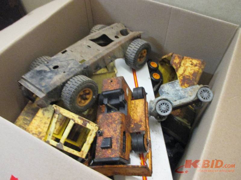 lot 149 image: Box of trucktrailer toys