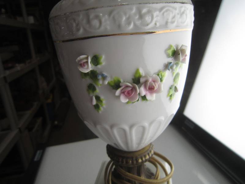 Lamp White with Flowers