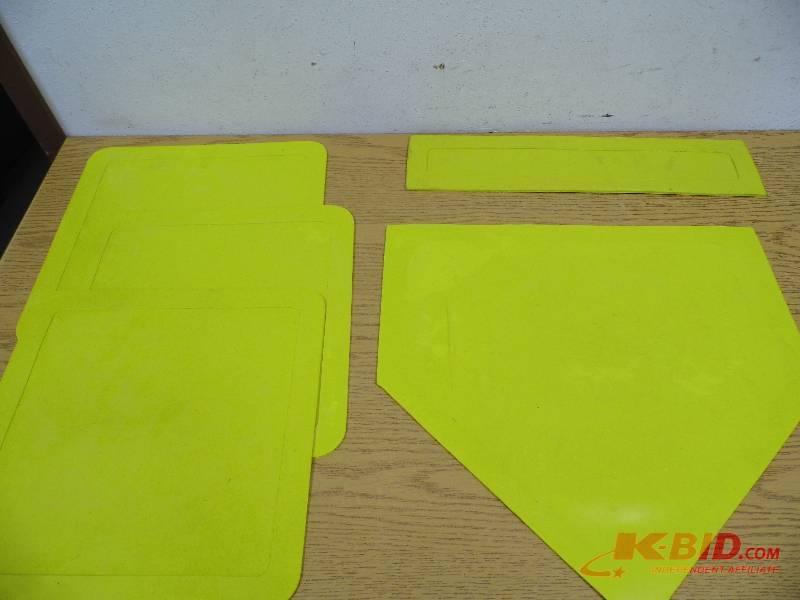 lot 33 image: Yellow Bases