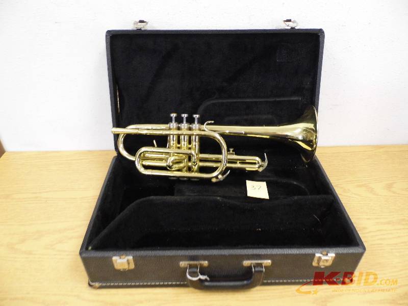 lot 37 image: Accord Trumpet wCase