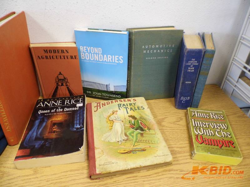 lot 43 image: Books, Cello Case, Tote