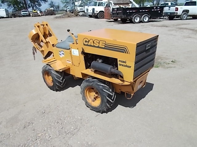 lot 5 image: Case Maxi Sneaker Cable Plow  Pipe...