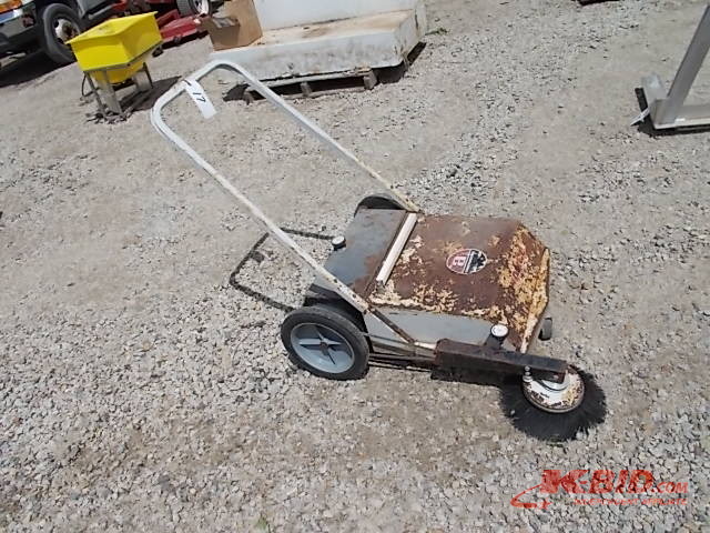 lot 17 image: Mini-Triever Rotary Push Sweeper, W...