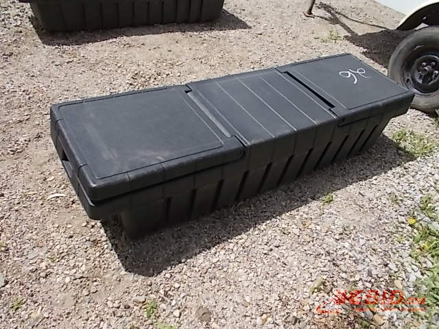 lot 26 image: Delta Poly Saddle Toolbox, Fits Ful...
