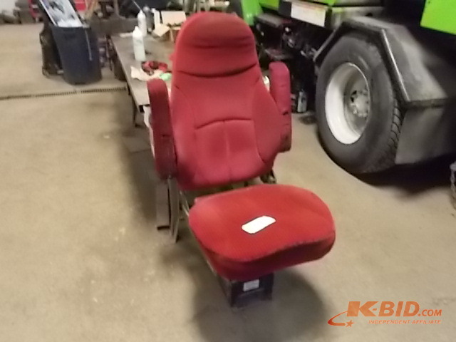 lot 34 image: Legacy-Silver Air Ride Seat...