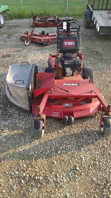 lot 7 image: Toro Proline Mower, Model 30291, Hy...