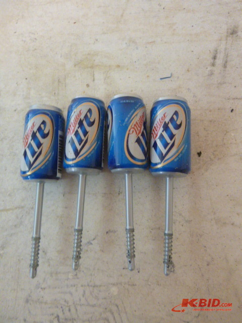 4 Bobbers
