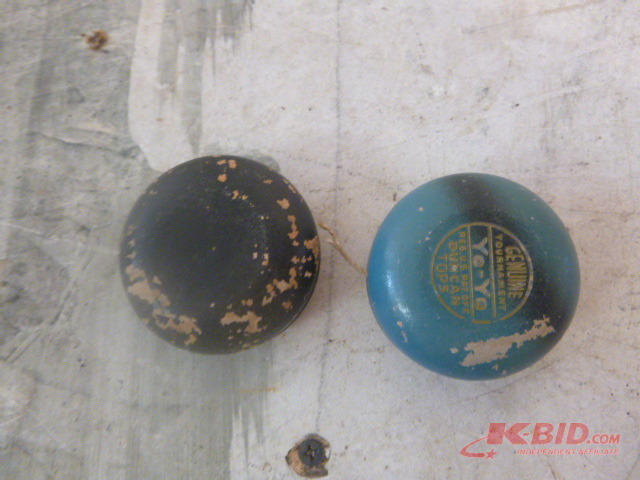 2 Genuine Tournament Yoyos